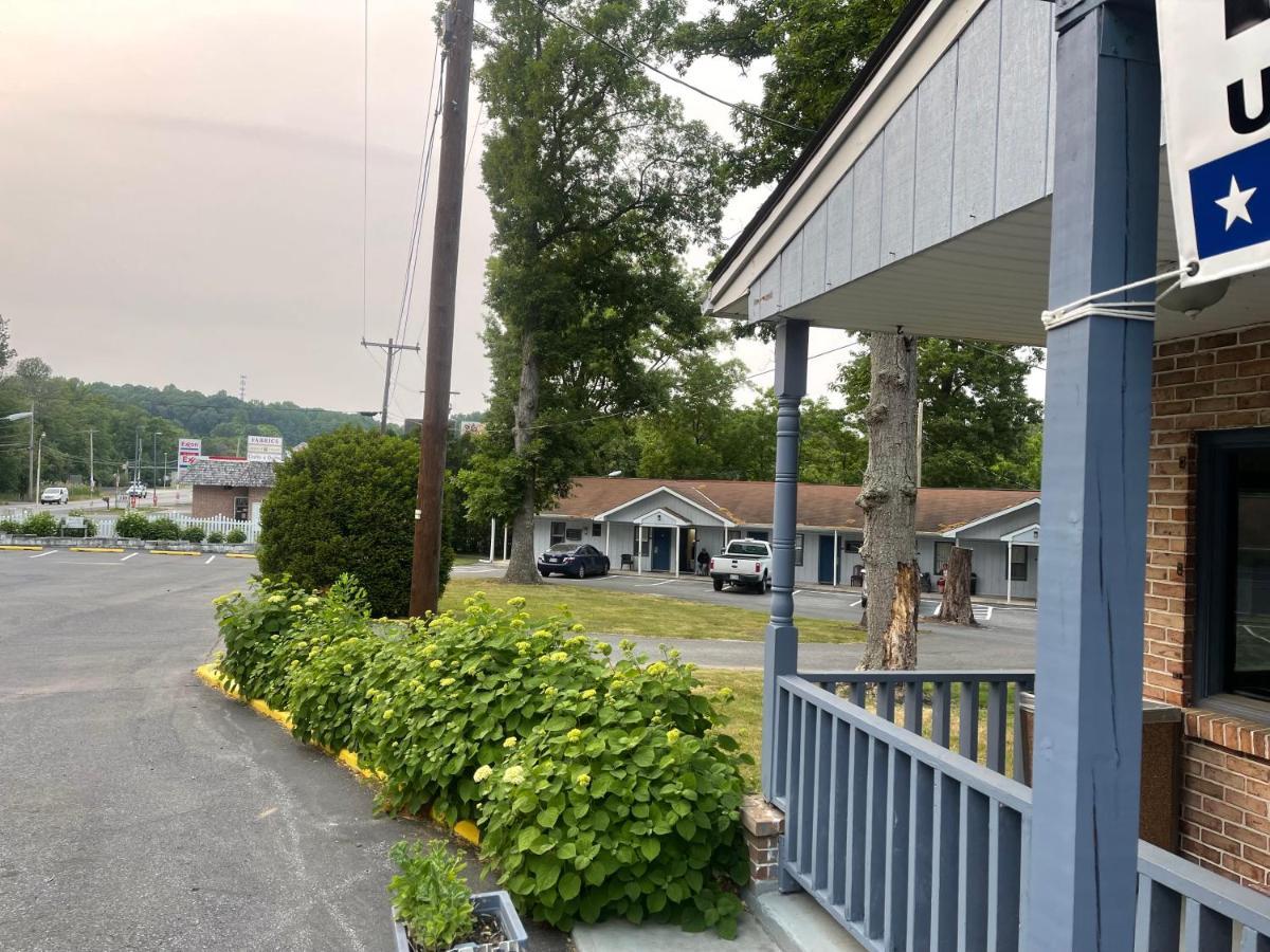 Pennswoods Inn Manheim Exterior photo