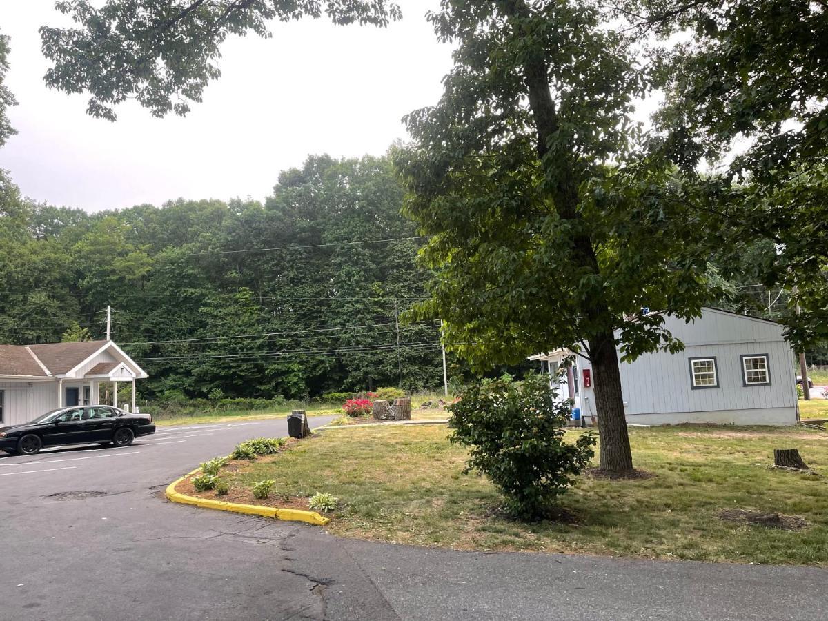 Pennswoods Inn Manheim Exterior photo