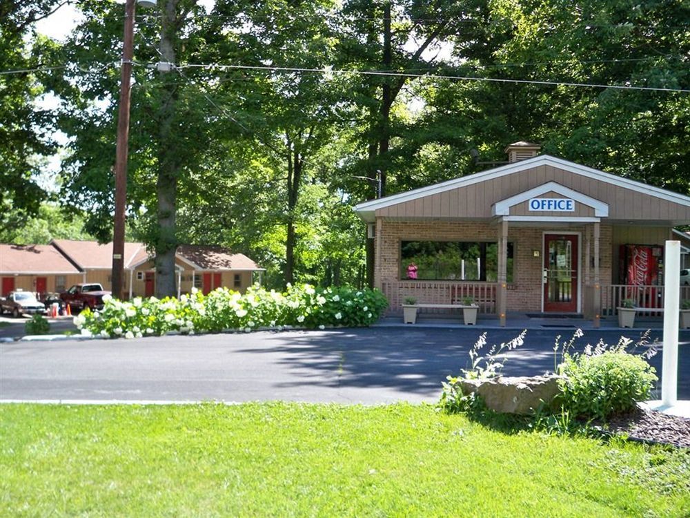 Pennswoods Inn Manheim Exterior photo