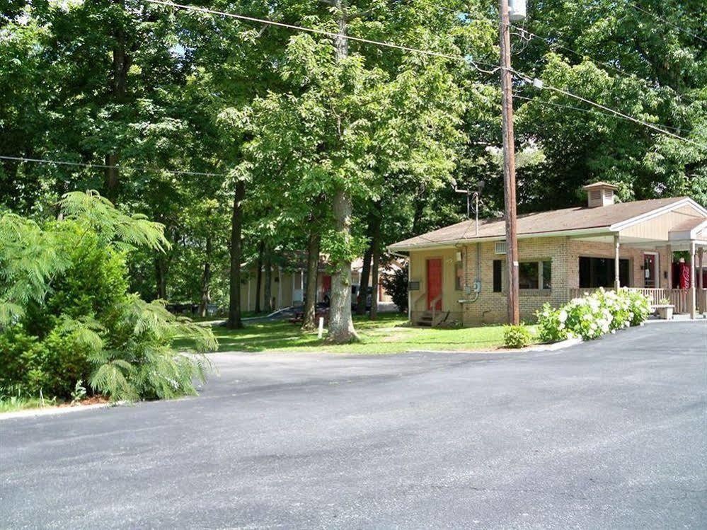 Pennswoods Inn Manheim Exterior photo